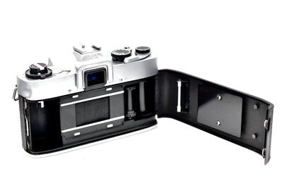 Yashica J-5 + Yashinon 55mm 1:1.8