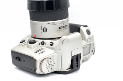 Minolta Dynax 404si + Minolta af zoom 35-80 mm 1:4