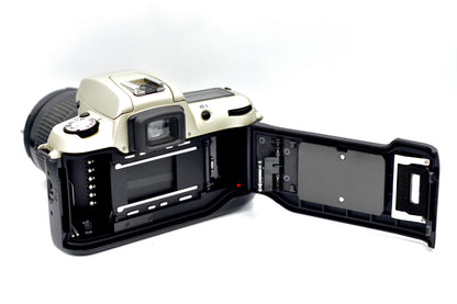 Nikon F60 + Nikkor AF 28-80mm
